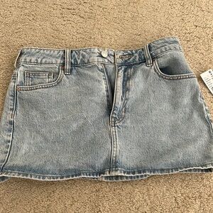 Brand new never worn PacSun skirt size 26